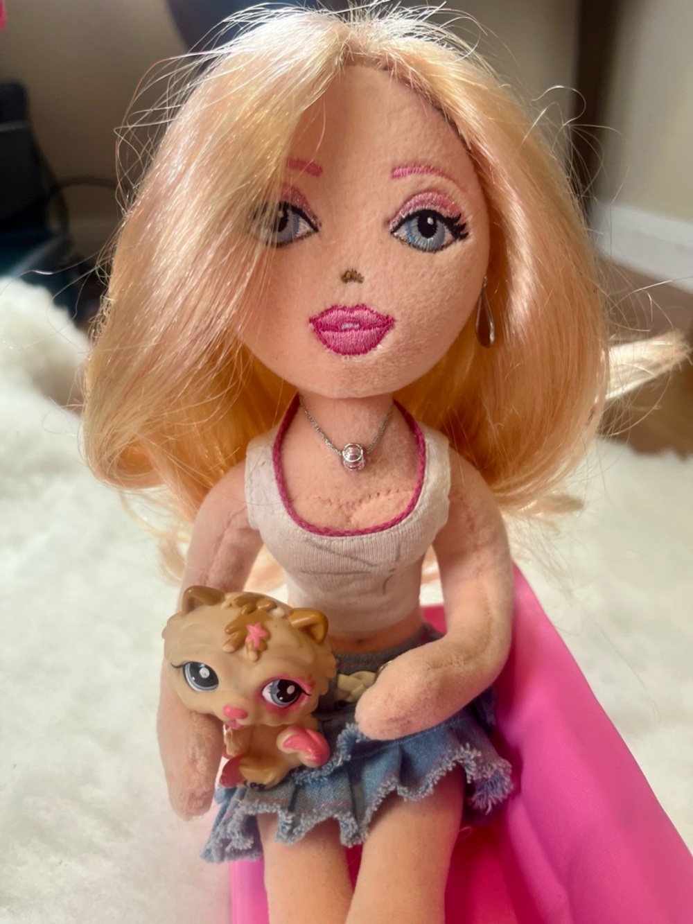 TY Girlz Precious Paris with LPS #2304 Chow chow dog and pink couch